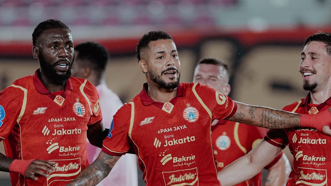 Maxwell Souza Cetak Hattrick